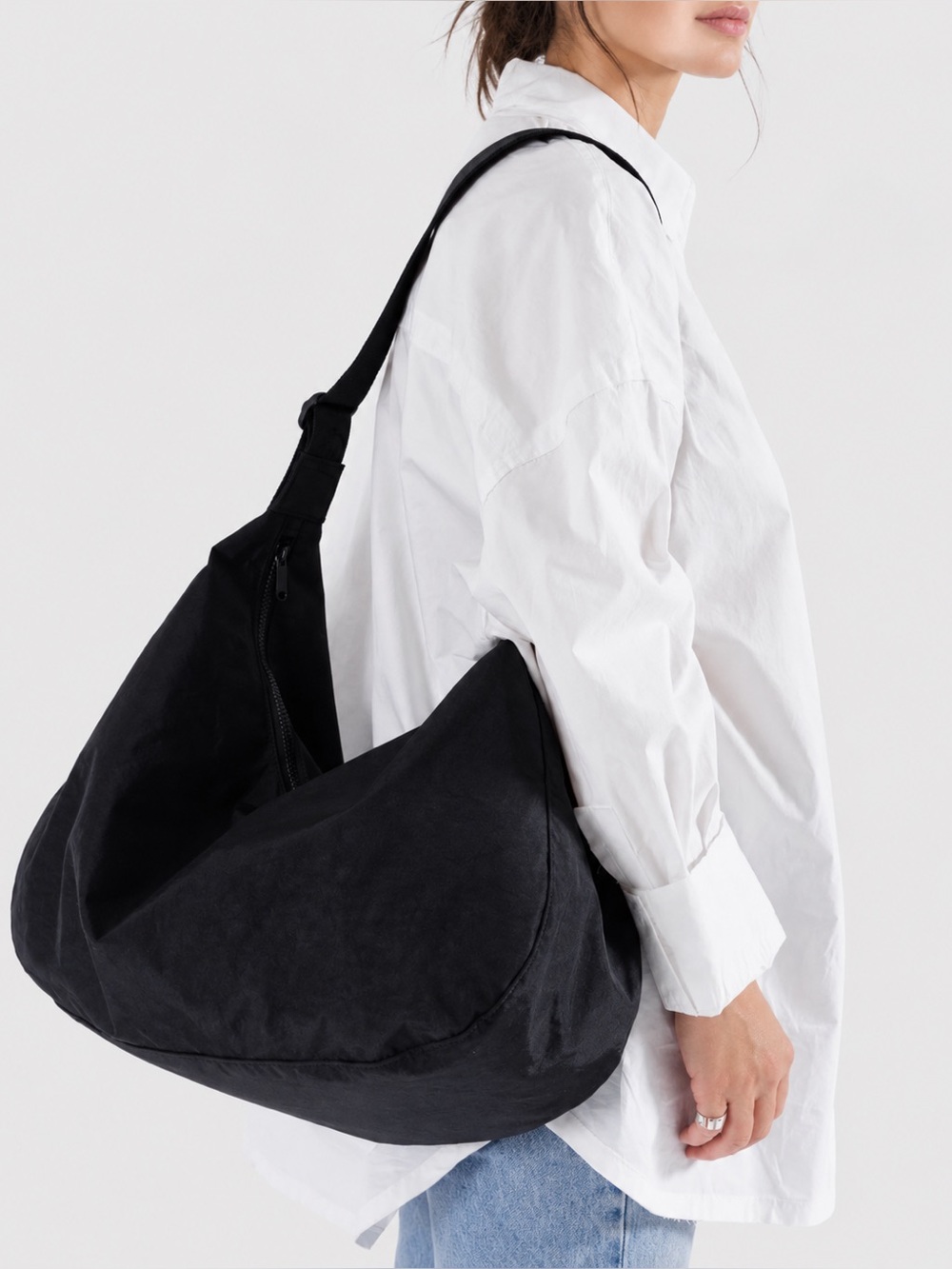 New! BAGGU LARGE NYLON CRESCENT BAG new with tag, flawless